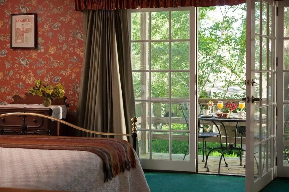 Chesterfield Inn Bagian luar foto