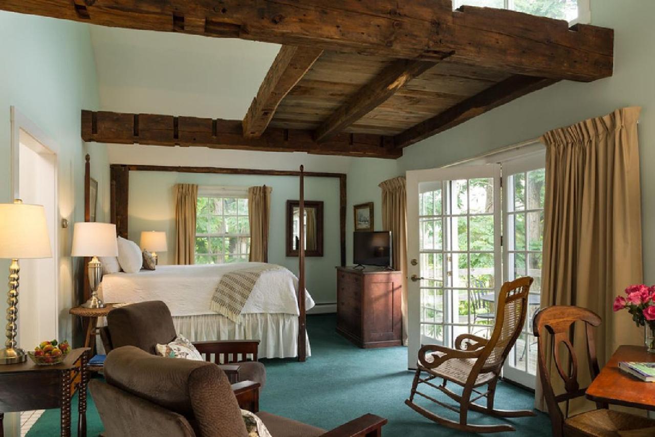 Chesterfield Inn Bagian luar foto