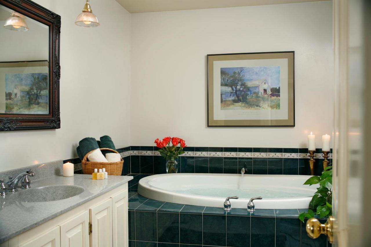 Chesterfield Inn Bagian luar foto